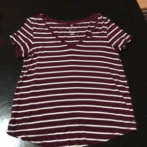 American Eagle maroon v-neck